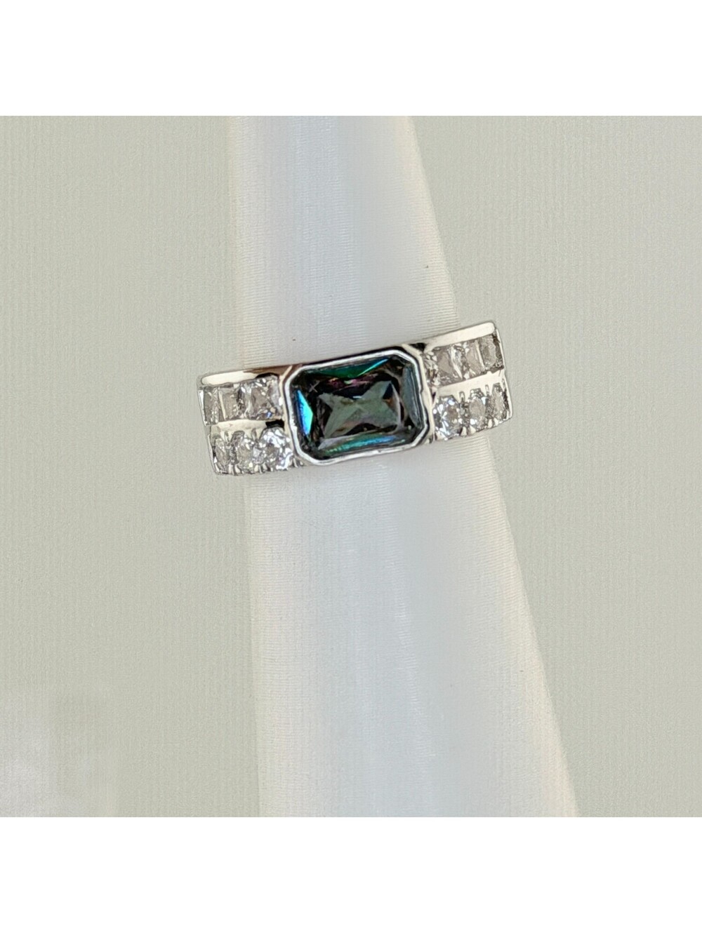 Bomb Party June Kids Ring Alexandrite on Rhodium RG92639K